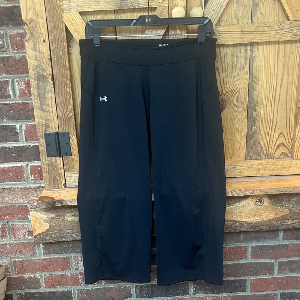 Women’s Under Armour Black Athletic Capris Running/yogaAll-season, wide leg Med. - Picture 2 of 7